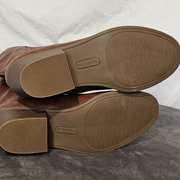 *NWOT Frye Rich Brown Stacked Heel Boots - Picture 10 of 15